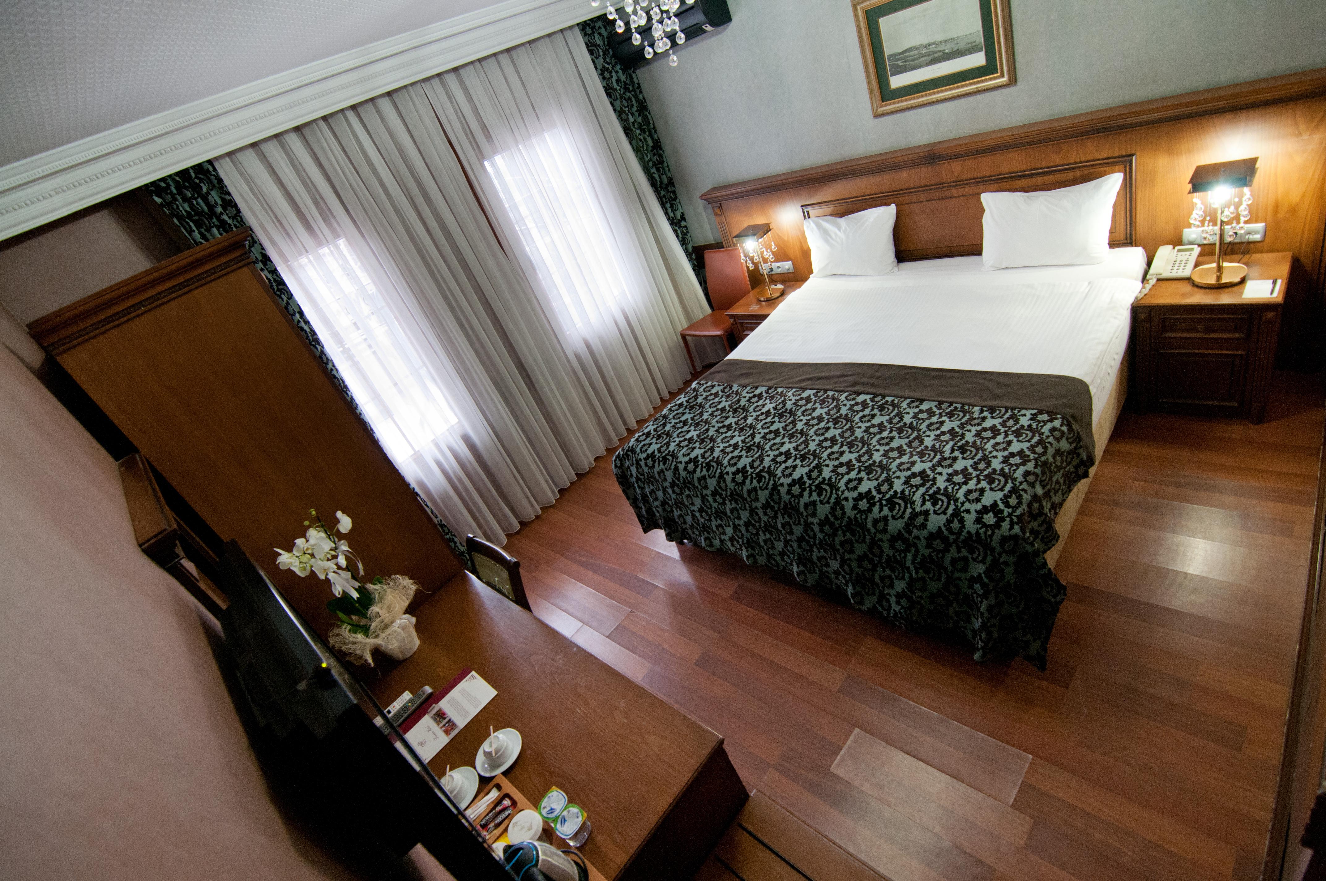 เฟอแมน โฮเต็ล Hotel อิสตันบูล ภายนอก รูปภาพ
