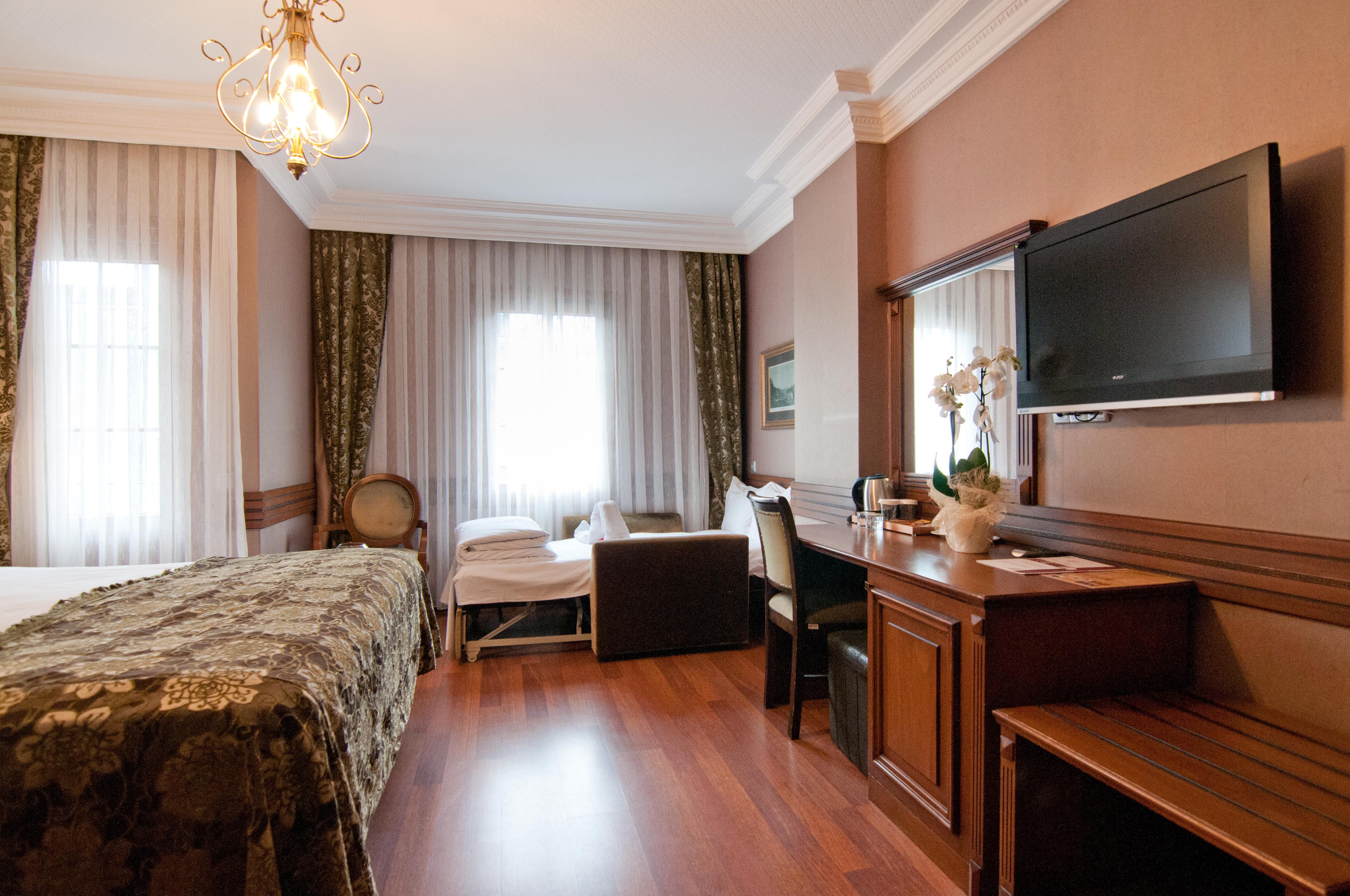 เฟอแมน โฮเต็ล Hotel อิสตันบูล ภายนอก รูปภาพ